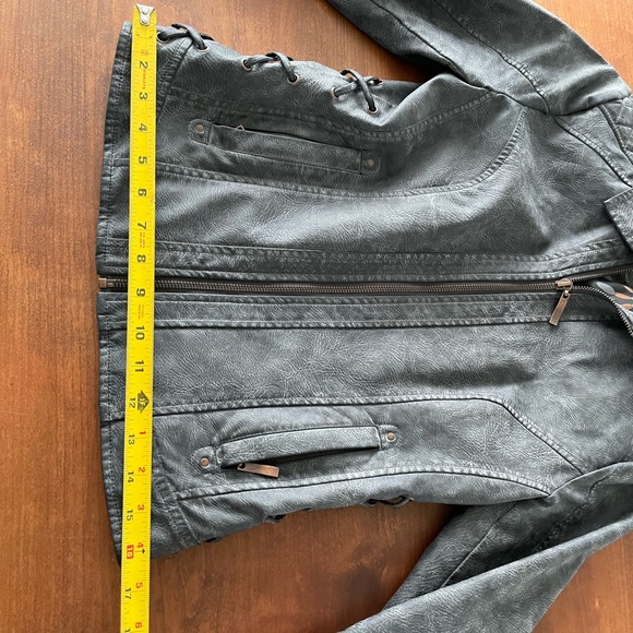 Women’s Montana Co. Jacket - Picture 9 of 10